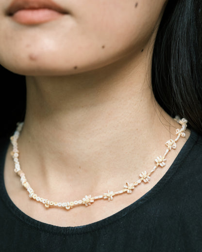 Shell Necklace: Flower