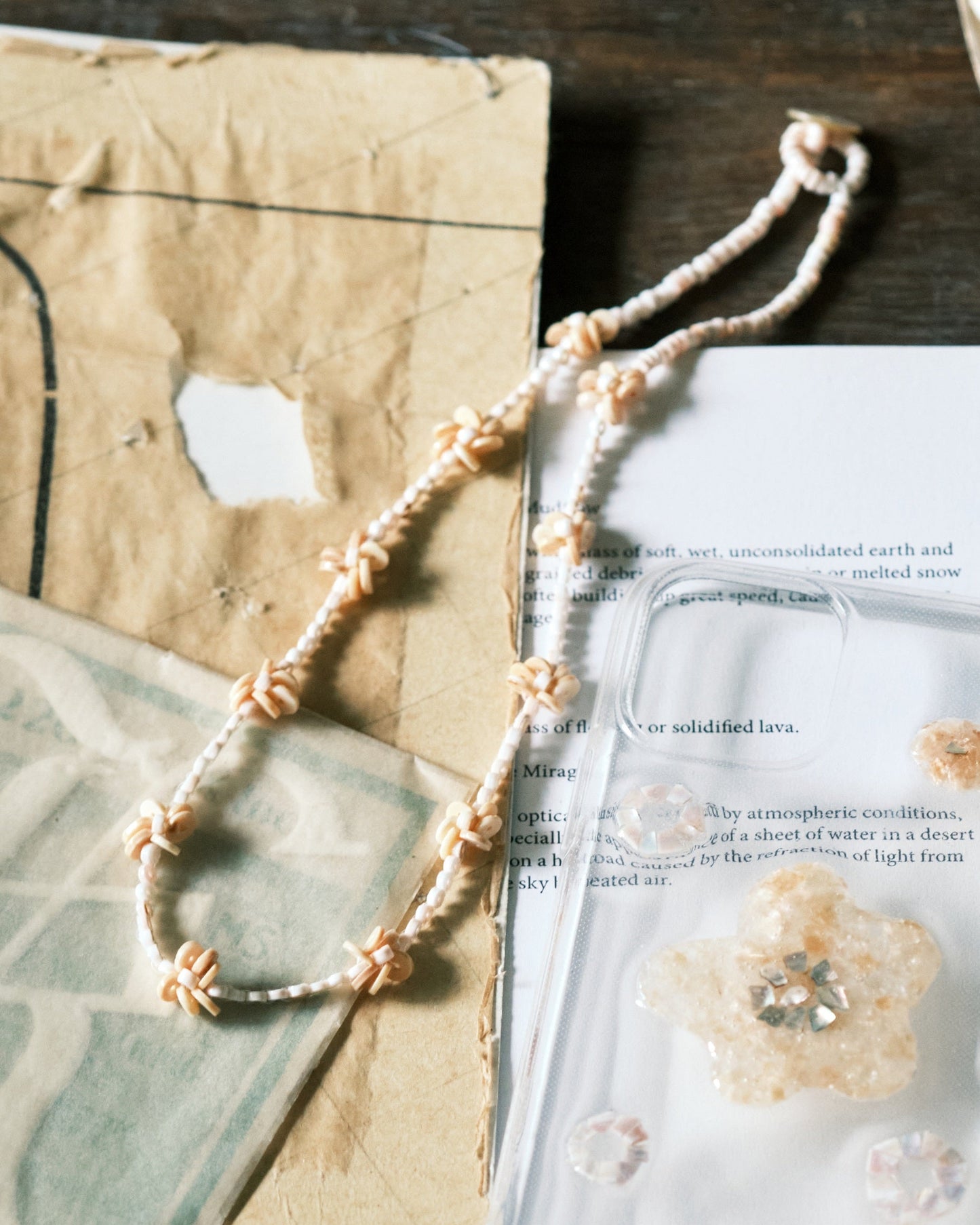 Shell Necklace: Flower