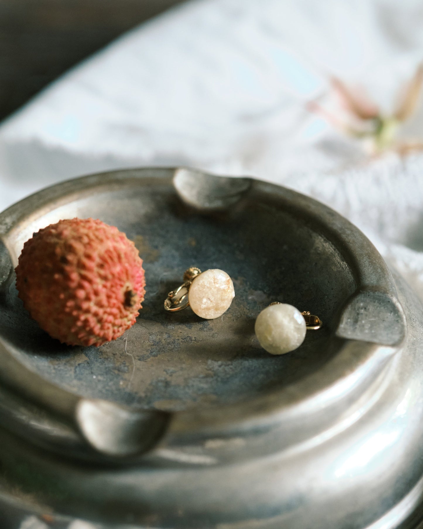 Crashed Shell Earrings: Yellow&White