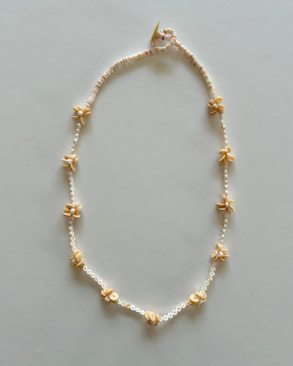 Shell Necklace: Flower