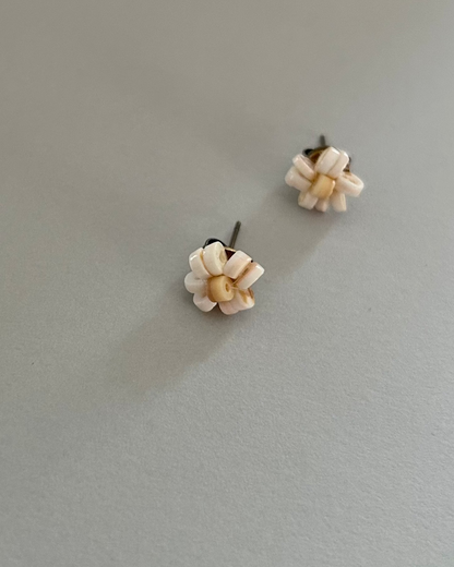 Shell Earrings: Flower