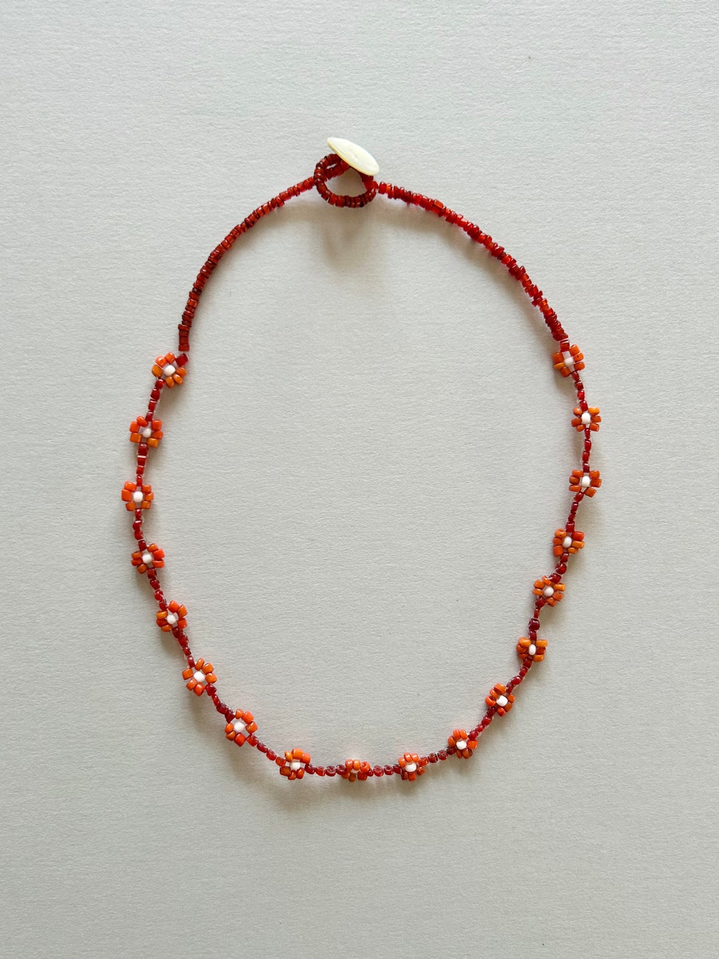 Vintage Glass Beads Necklace: Flower